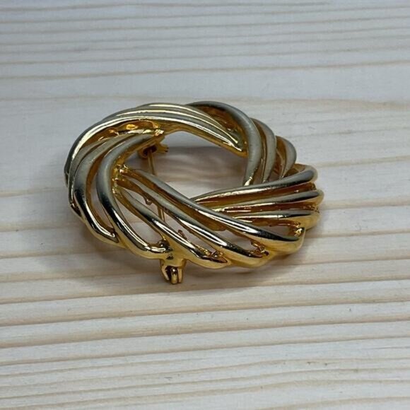 Vintage Gold-Tone Twisted Rope Circular Brooch Pin - Picture 4 of 6
